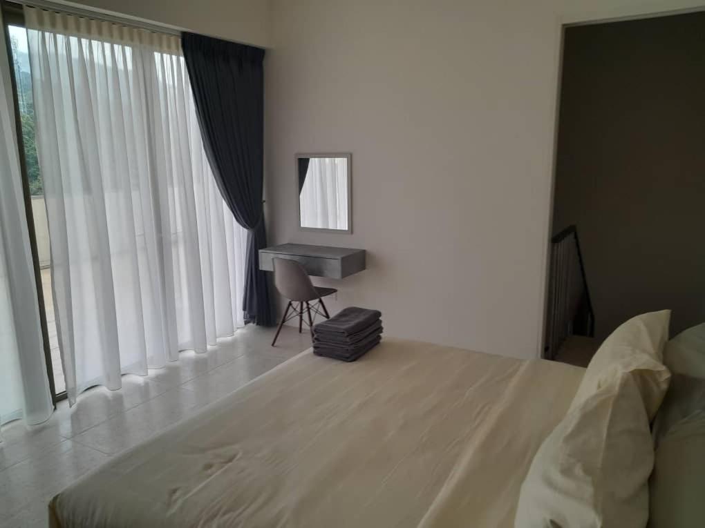 By The Sea Suites - Managed By Sdb Host Batu Ferringhi Exterior foto