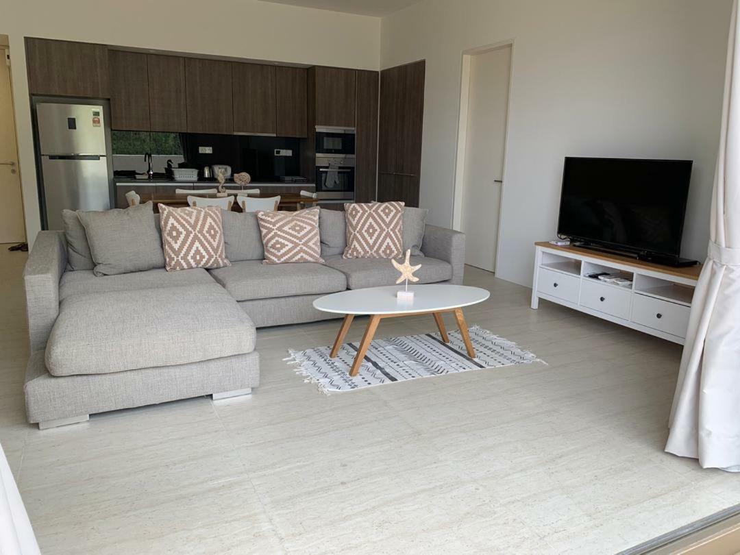 By The Sea Suites - Managed By Sdb Host Batu Ferringhi Exterior foto