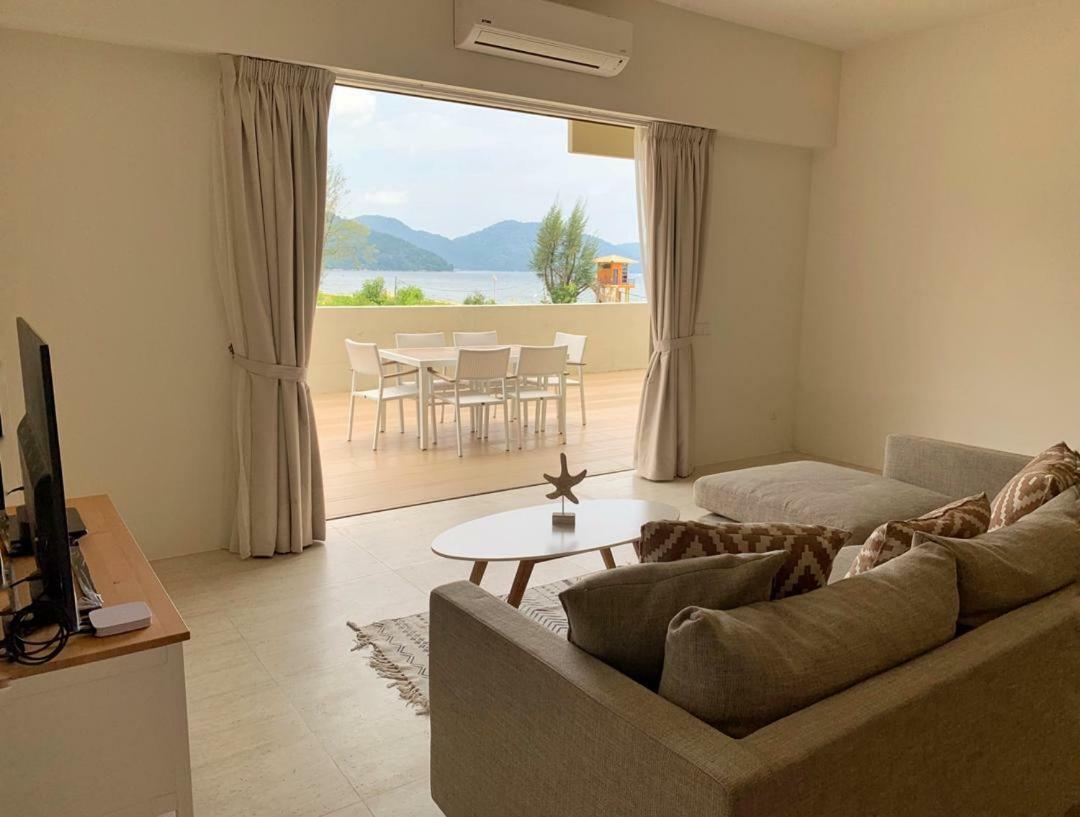 By The Sea Suites - Managed By Sdb Host Batu Ferringhi Exterior foto